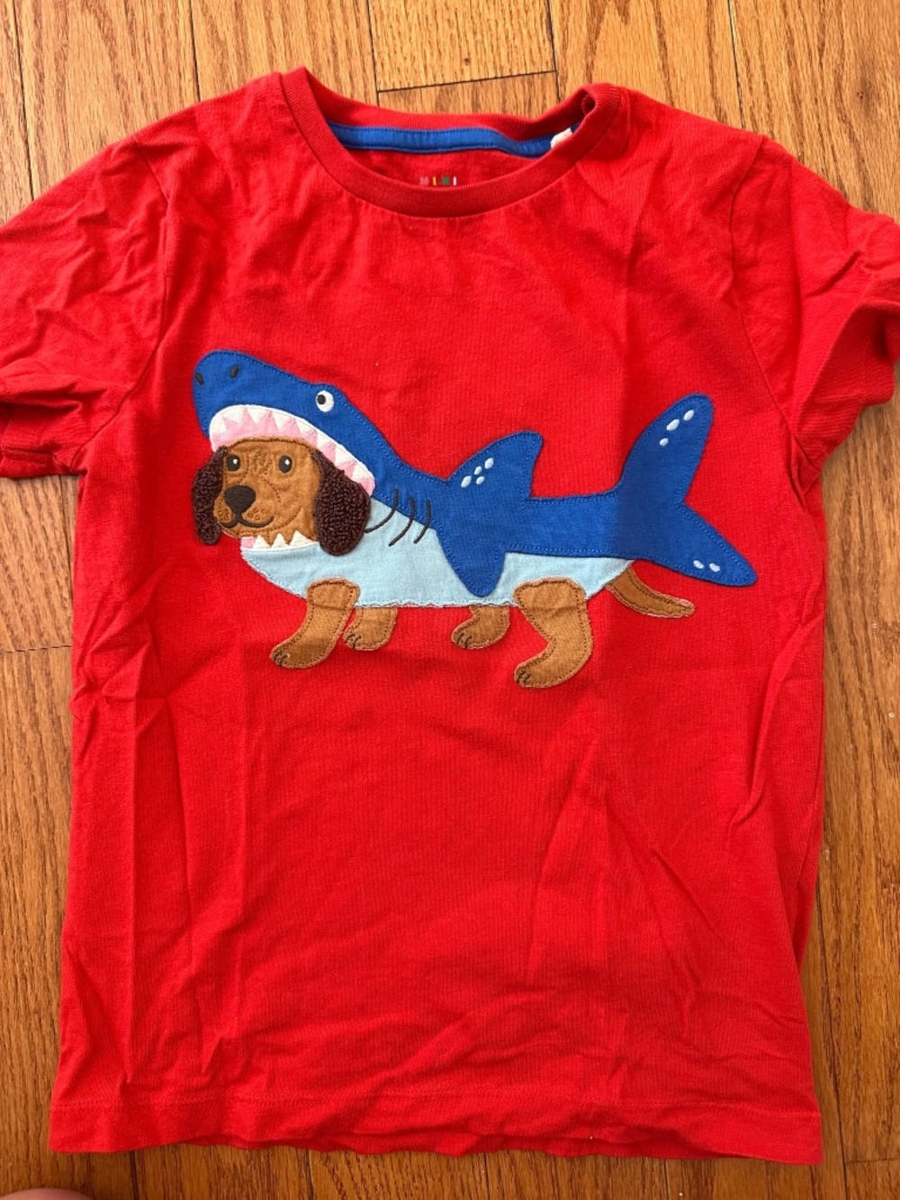 Mini Boden Shark dog Applique Tee 7-8yrs